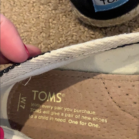 Toms - Picture 3 of 4